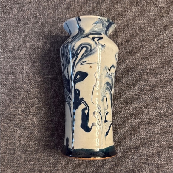 Blue and White Swirl Hand Made Ceramic Vase 7.25” - Picture 2 of 4